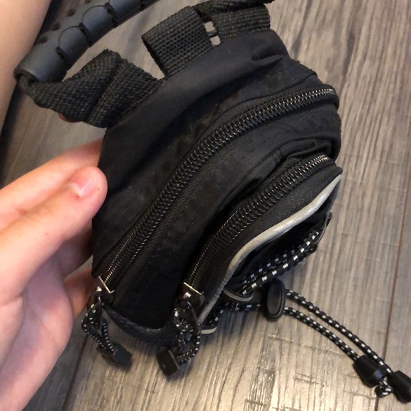 Mini Travel Pouch! - Picture 2 of 5